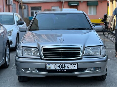Mercedes C 180