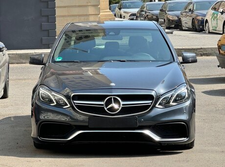 Mercedes E 220