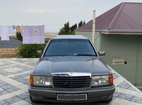 Mercedes 190