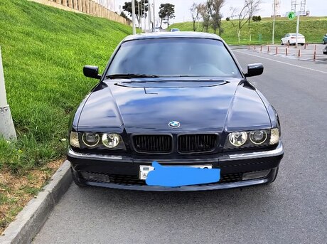 BMW 728
