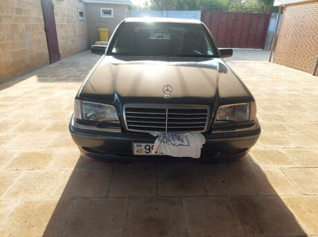 Mercedes C 240