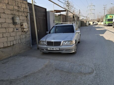 Mercedes C 240
