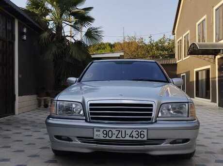 Mercedes C 200