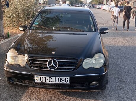 Mercedes C 240