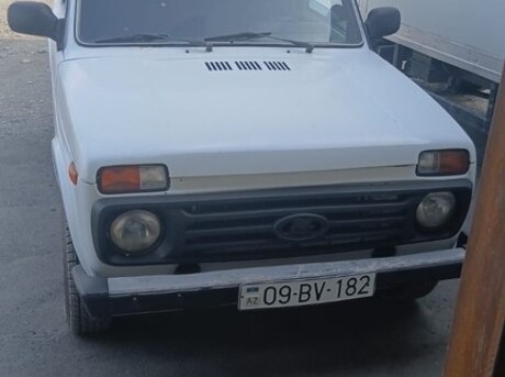 LADA (VAZ) Niva 2002