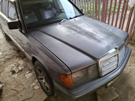 Mercedes 190