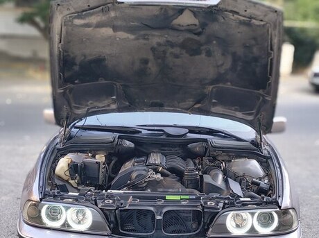 BMW 528