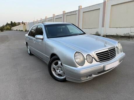 Mercedes E 220 2001
