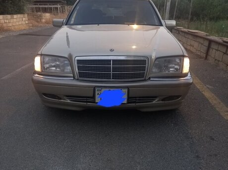 Mercedes C 230
