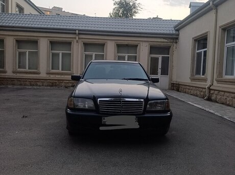 Mercedes C 180