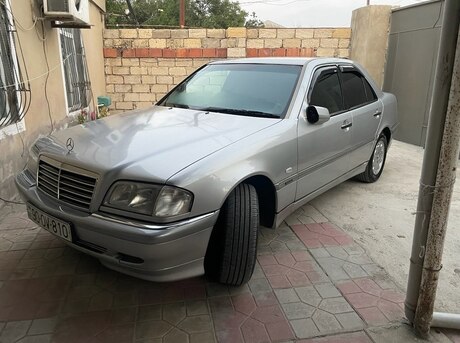 Mercedes C 240