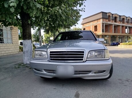Mercedes C 200