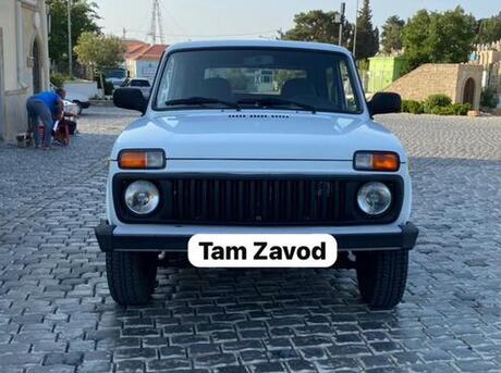 LADA (VAZ) 2121 Niva (4x4) 2013
