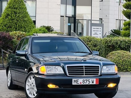 Mercedes C 200