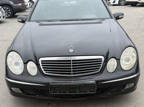 Mercedes E 240