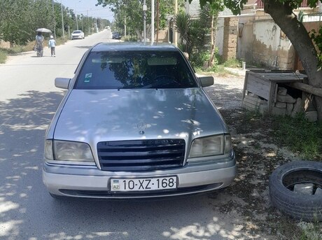 Mercedes C 180