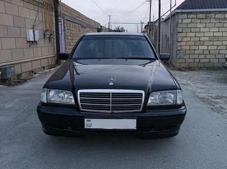 Mercedes C 180