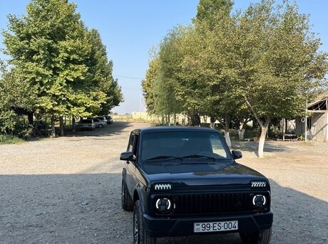 LADA (VAZ) Niva 2015