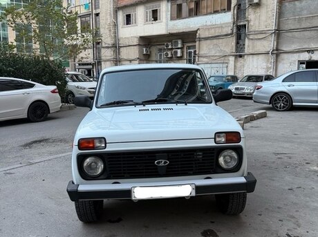 LADA (VAZ) Niva 2015