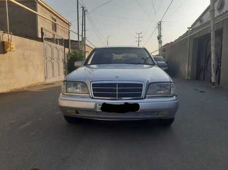 Mercedes C 200