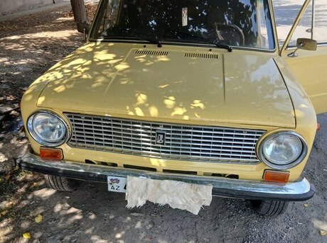 LADA (VAZ) 21011