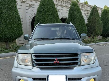 Mitsubishi Pajero io