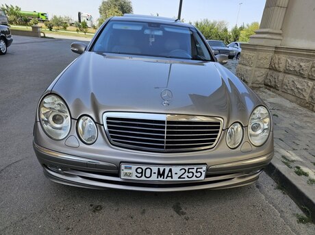 Mercedes E 240 2004