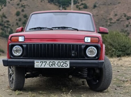 LADA (VAZ) Niva 2011