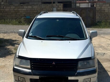 Mitsubishi  2001