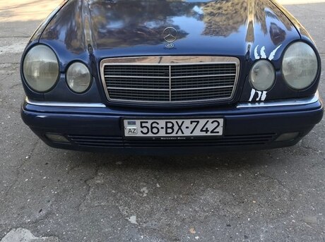Mercedes E 320