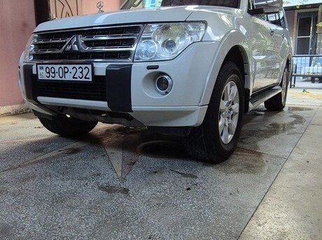 Mitsubishi Pajero 2011