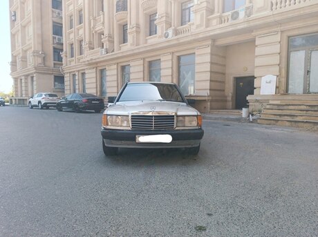 Mercedes 190