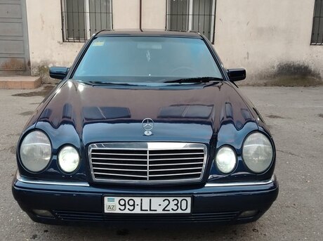 Mercedes E 240