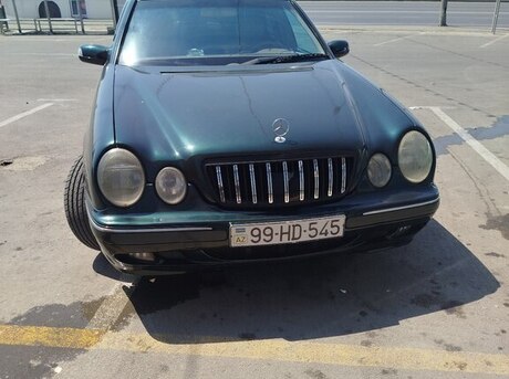 Mercedes E 200