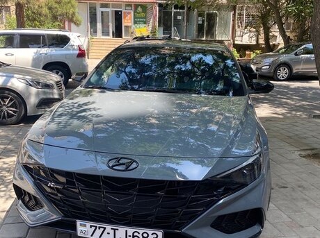 Hyundai Elantra 2022