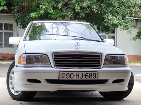 Mercedes C 230