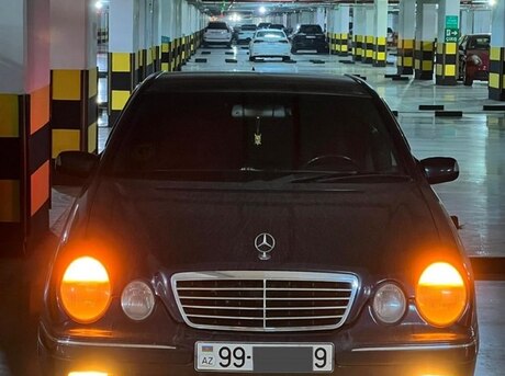 Mercedes E 220 2000