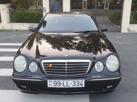 Mercedes E 320