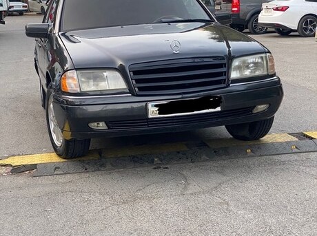 Mercedes C 200