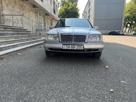 Mercedes C 180