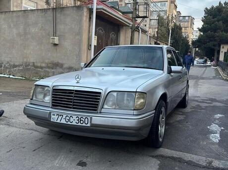 Mercedes E 200