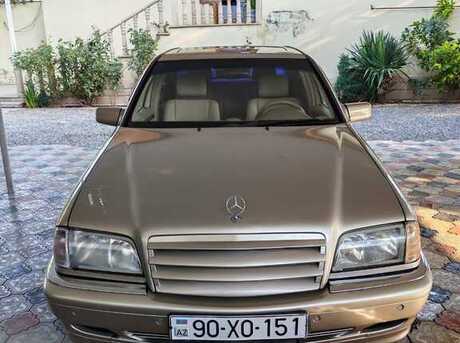 Mercedes C 240