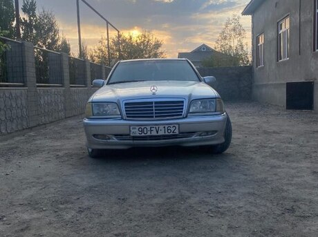 Mercedes C 180