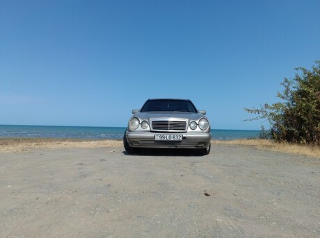 Mercedes E 220 1996
