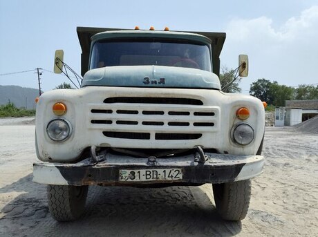 ZIL 130