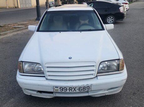 Mercedes C 180