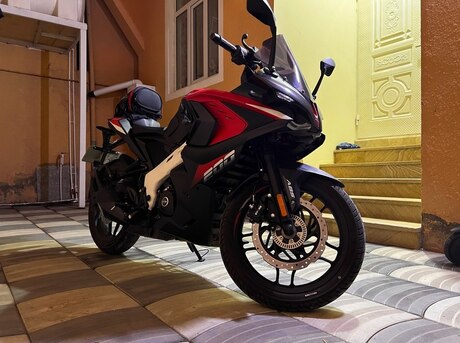 Bajaj Pulsar RS 200 2024