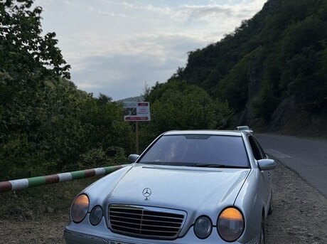 Mercedes E 270 2000
