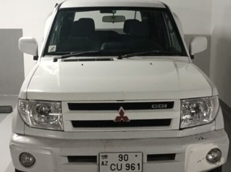 Mitsubishi Pajero io 1999