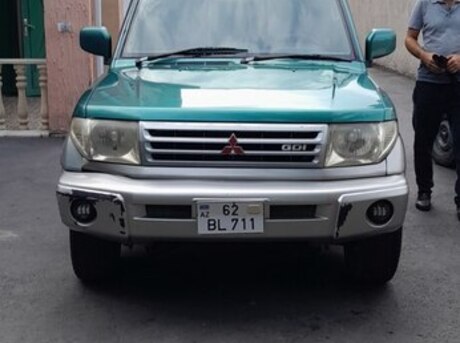 Mitsubishi Pajero io 1999